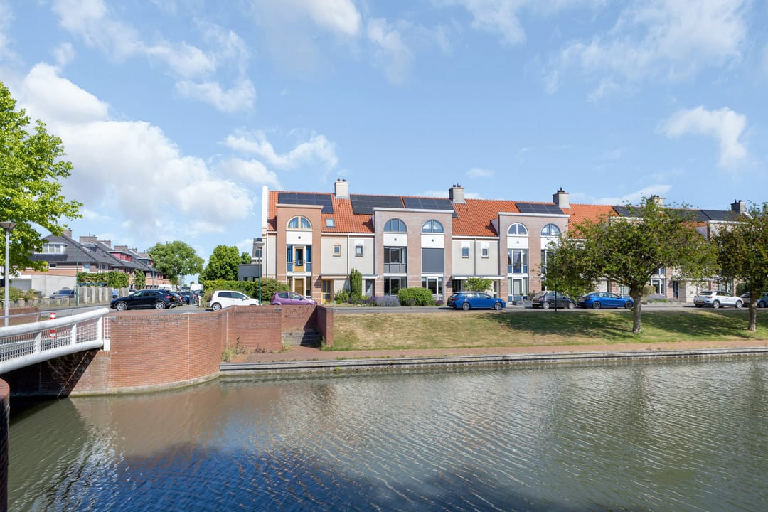 Foto 1 van Bacchus 66