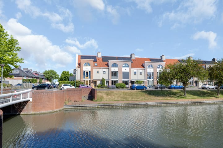 Foto 1 van Bacchus 66