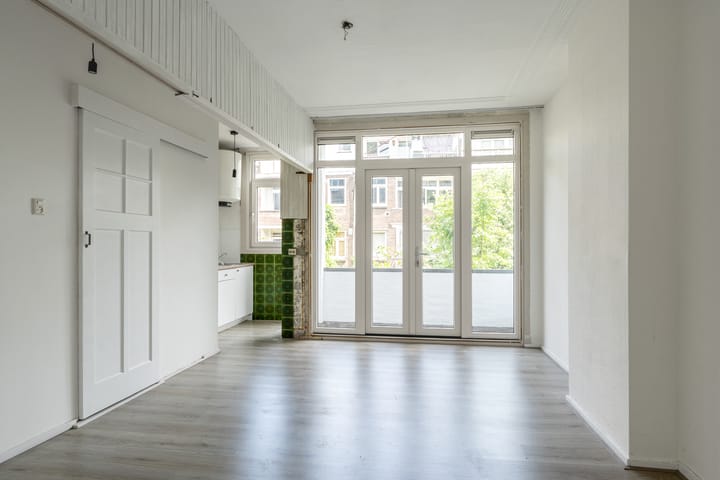 Photo 2 of Dr. de Visserstraat 18-A01