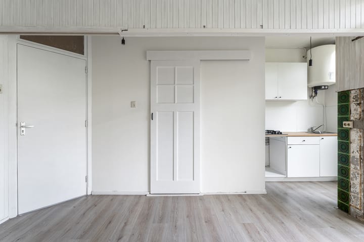 Photo 6 of Dr. de Visserstraat 18-A01