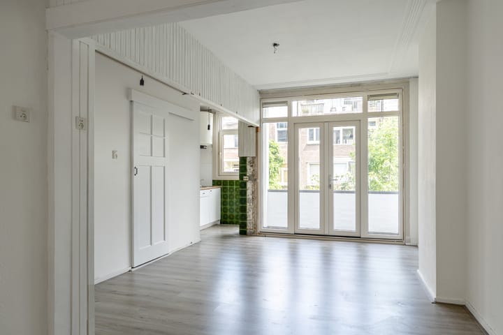 Photo 10 of Dr. de Visserstraat 18-A01