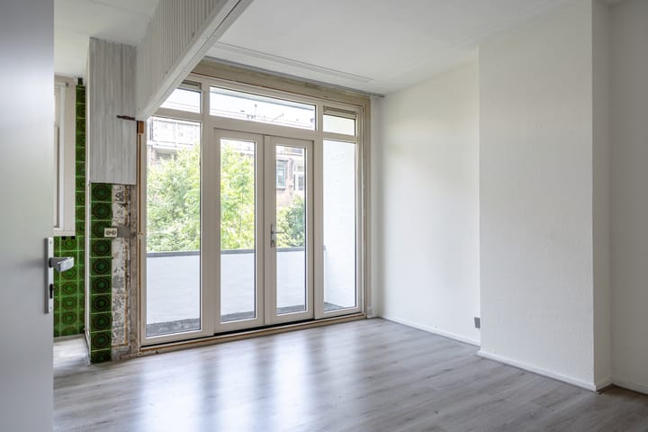 Photo 11 of Dr. de Visserstraat 18-A01