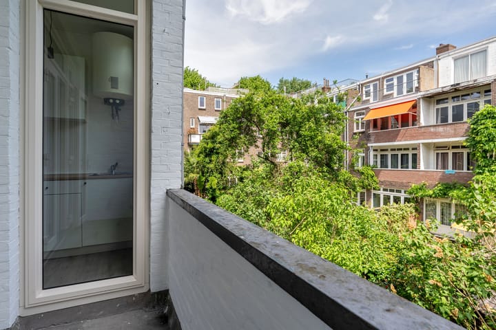 Photo 12 of Dr. de Visserstraat 18-A01