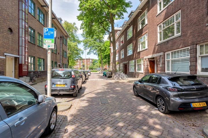 Photo 19 of Dr. de Visserstraat 18-A01