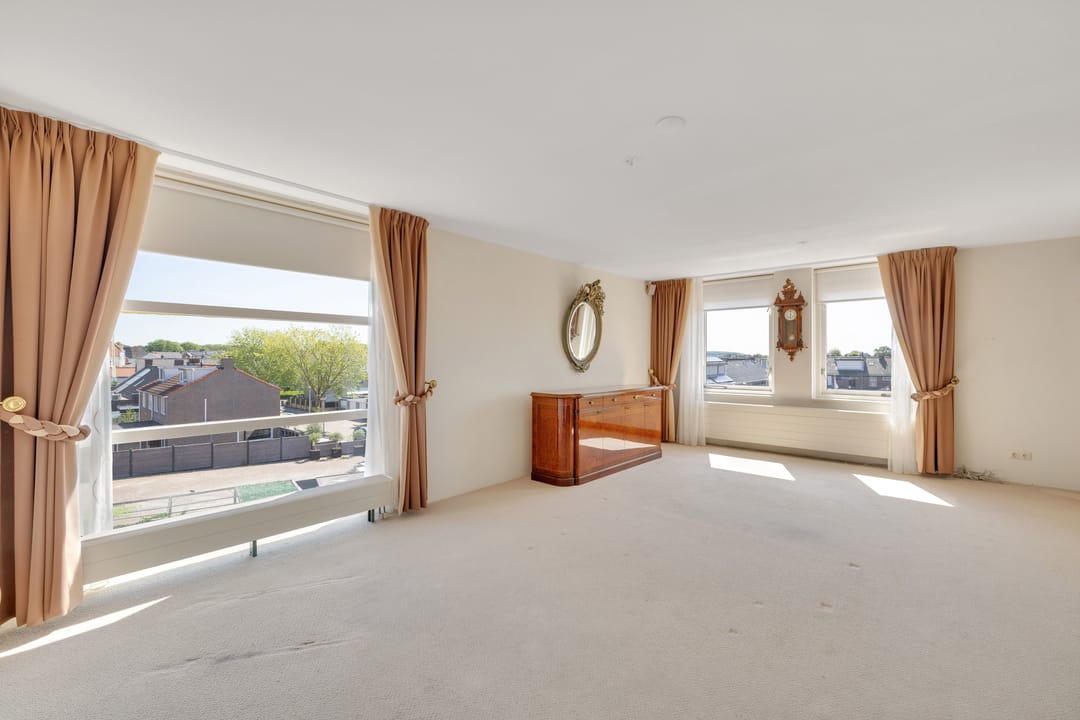 Foto 2 van Mr P J Oudweg 16