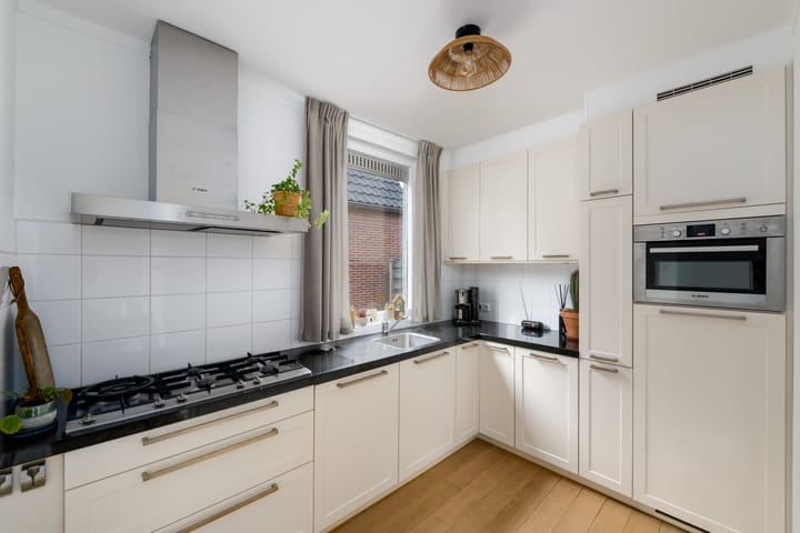 Foto 3 van Hobbe van Baerdtstraat 28