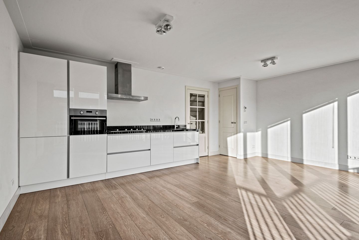 Foto 5 van Woestduinstraat 37-3