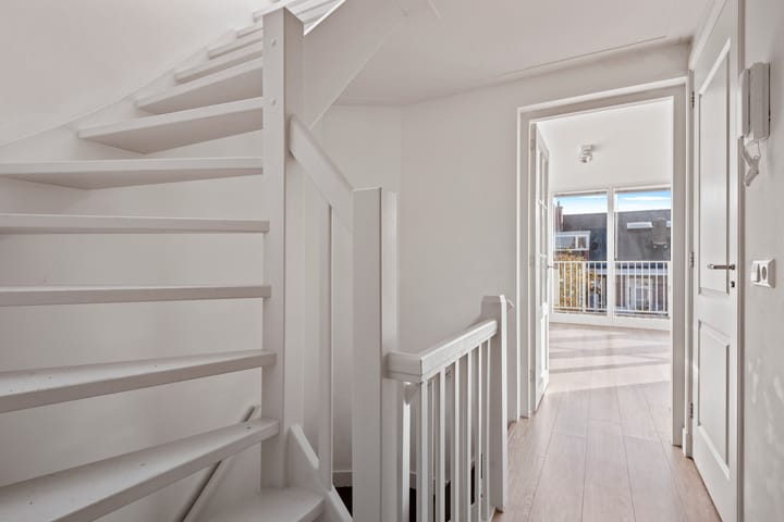 Photo 11 of Woestduinstraat 37-3