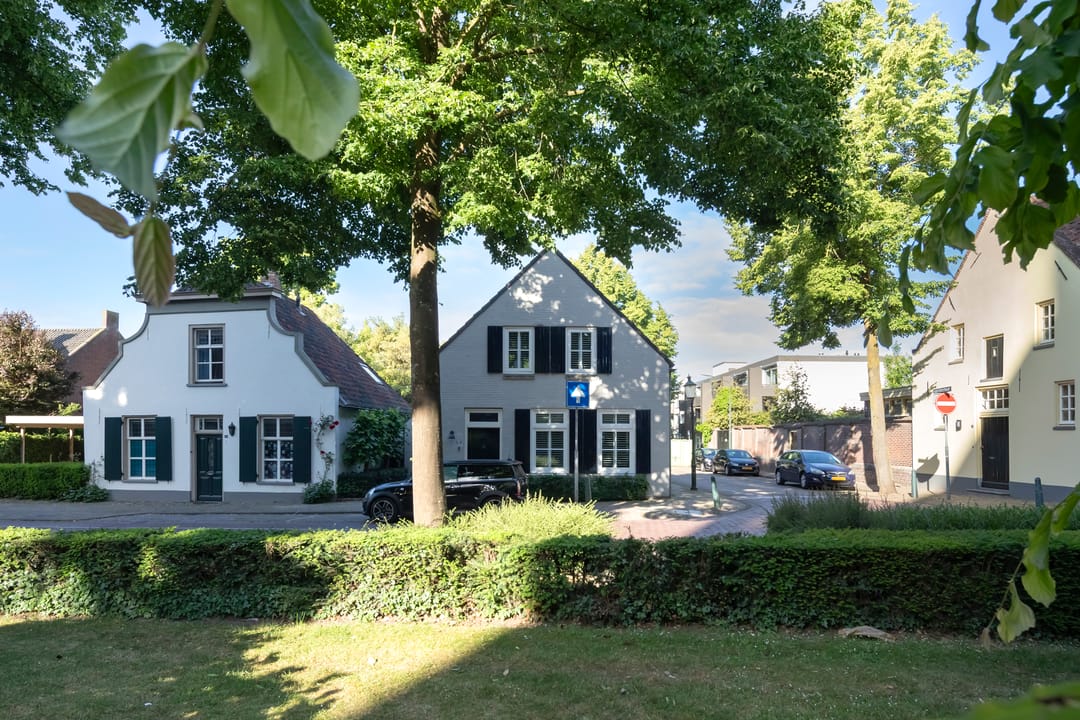 Foto 1 van Kerkplein 24