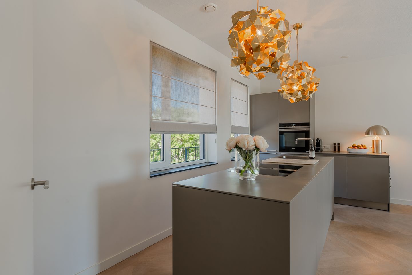 Photo 10 of Dora Tamanaplein 61