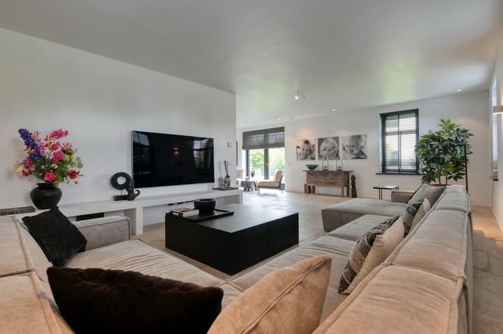 Photo 13 of Aalsmeerderweg 376-B