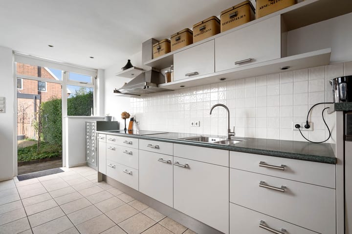 Foto 18 van Hiëronymus van Alphenlaan 1