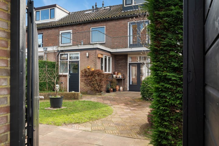 Foto 21 van Hiëronymus van Alphenlaan 1