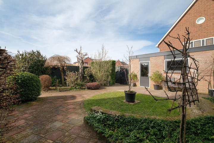 Foto 30 van Hiëronymus van Alphenlaan 1