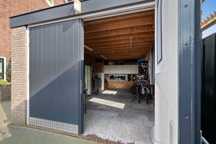 Foto 32 van Hiëronymus van Alphenlaan 1