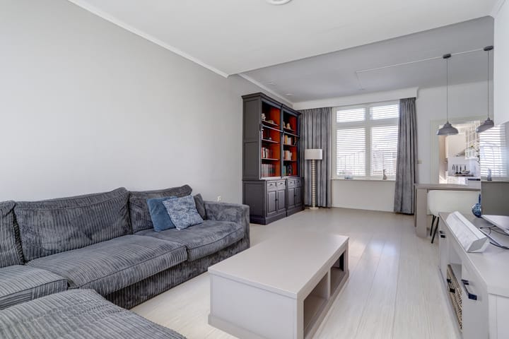 Foto 10 van De Ruijterstraat 16