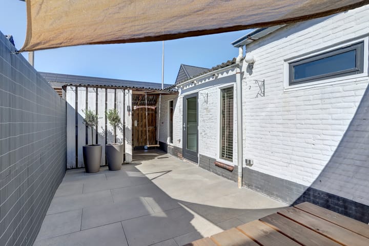 Foto 36 van De Ruijterstraat 16