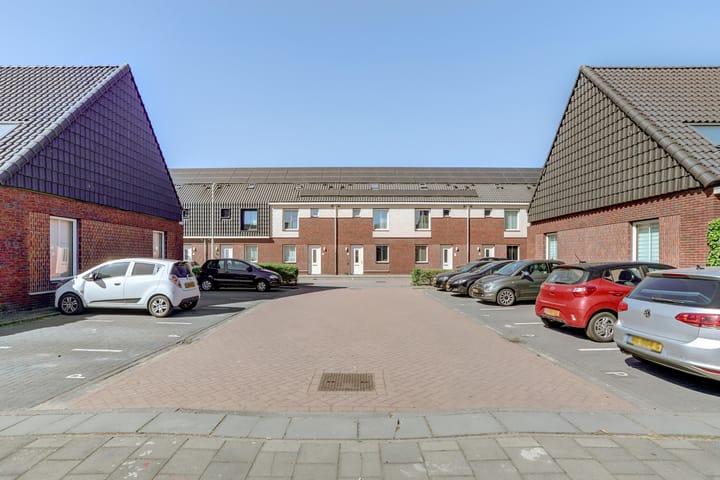 Foto 37 van De Ruijterstraat 16