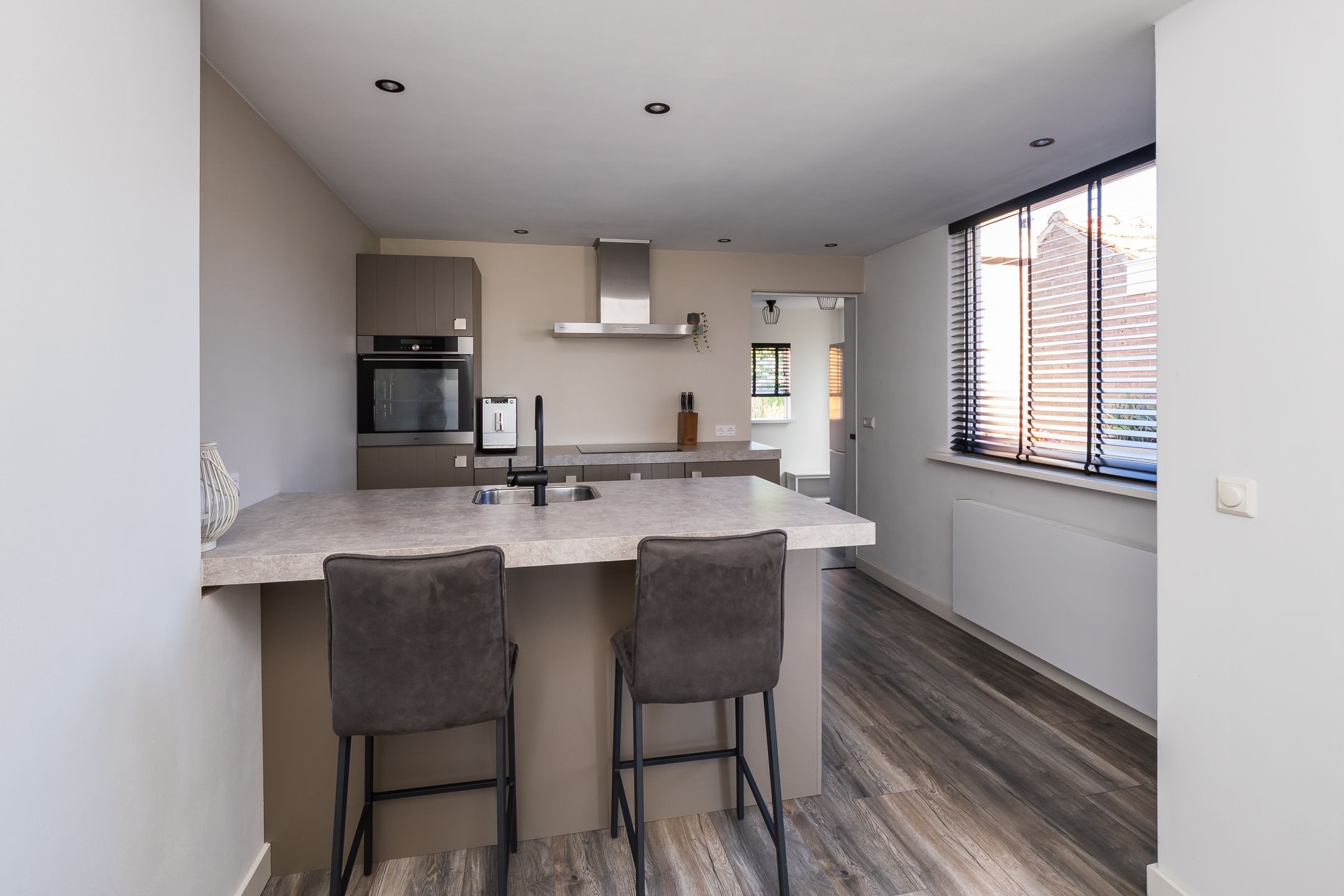 Foto 15 van Haarstraat 8