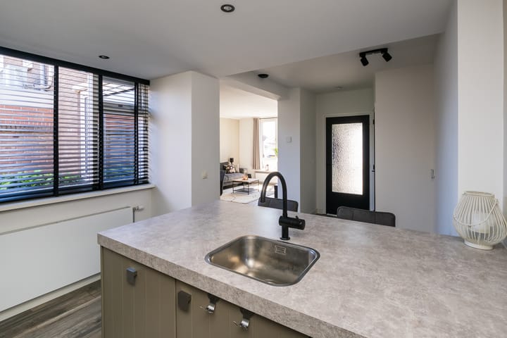 Foto 18 van Haarstraat 8