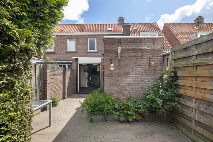 Photo 19 of Zwanebloemstraat 23