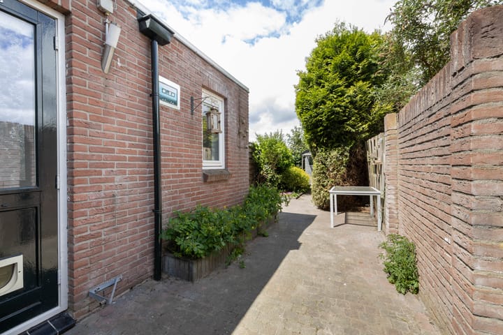 Photo 17 of Zwanebloemstraat 23