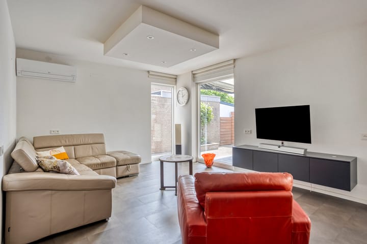 Foto 8 van Willem Alexanderweg 33