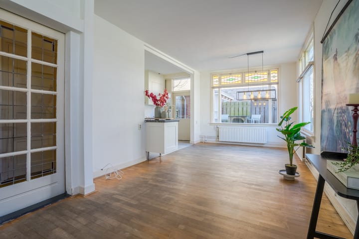 Photo 15 of Lodewijk Napoleonlaan 32