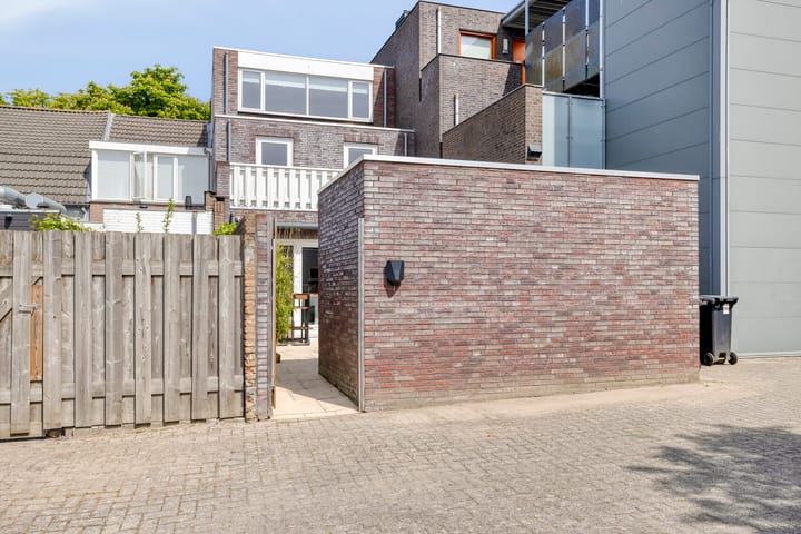 Foto 28 van Bisschopsmolenstraat 100