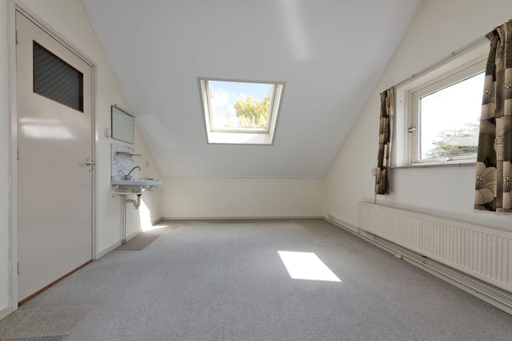 Photo 24 of Bilderdam 29-B