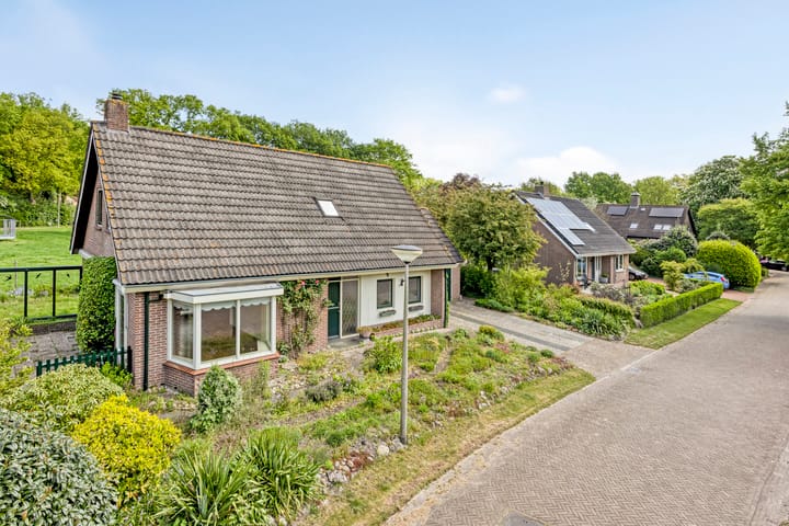 Photo 2 of Van Royenstraat 3