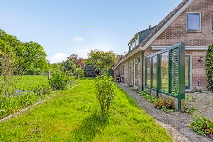 Photo 32 of Van Royenstraat 3