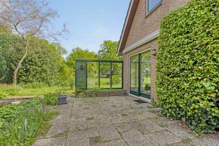 Photo 34 of Van Royenstraat 3