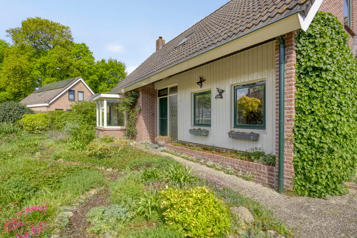 Photo 42 of Van Royenstraat 3