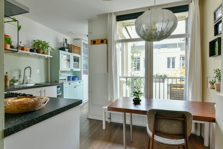 Foto 9 van Van Hogendorpstraat 141-3