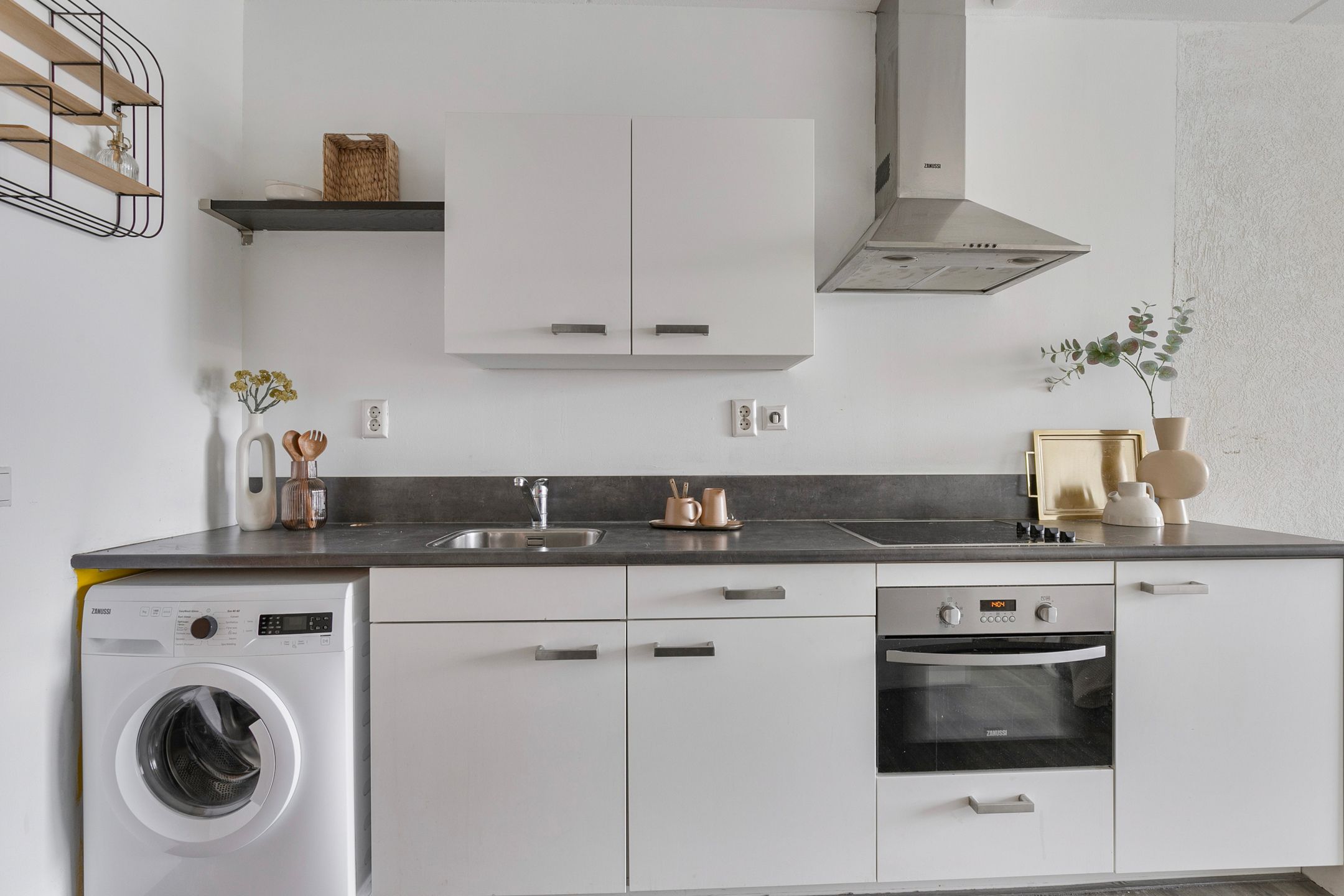 Photo 21 of Welnastraat 307