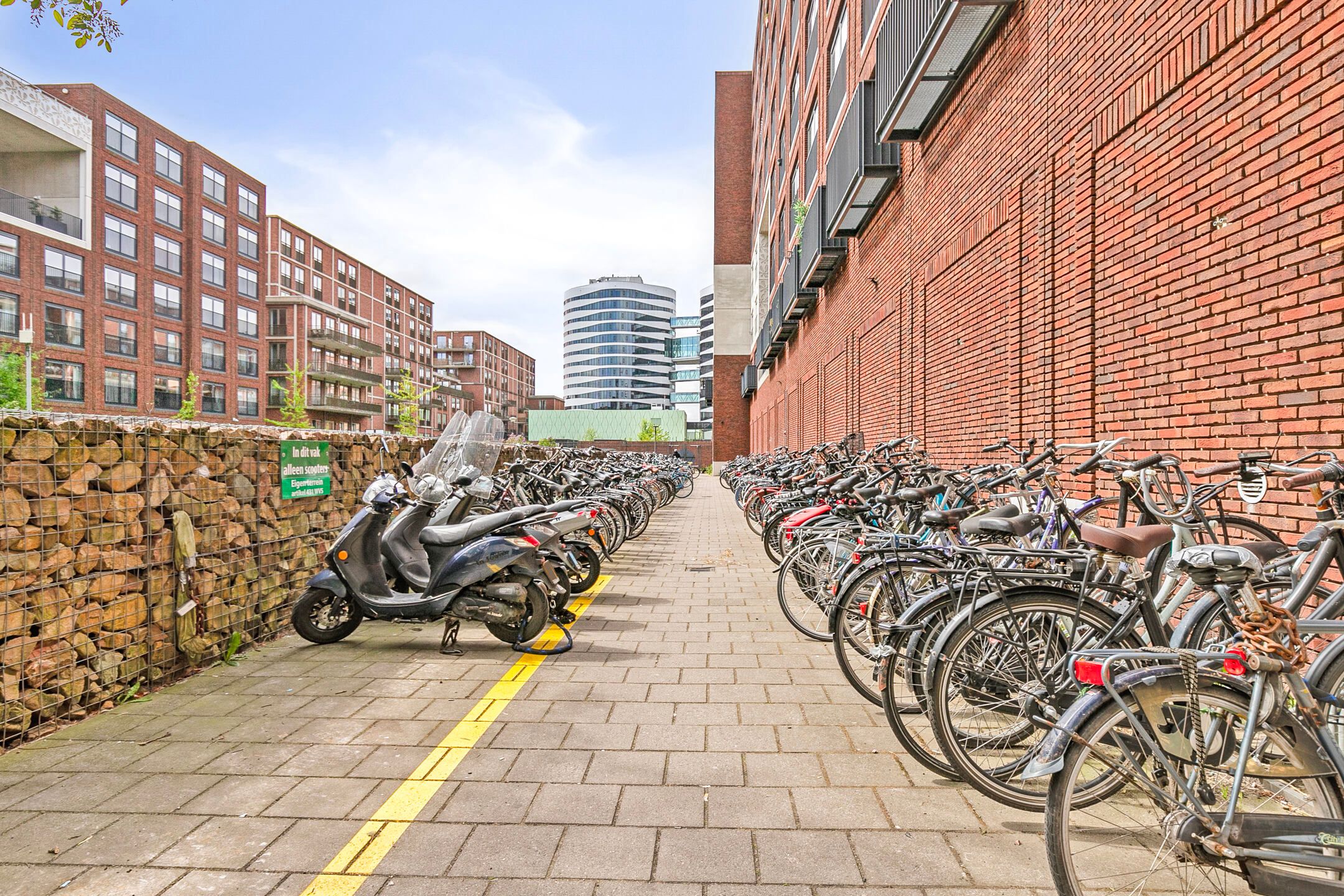 Photo 27 of Welnastraat 307