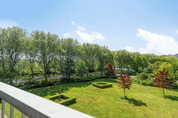 Photo 11 of Frederik van Eedenplaats 57