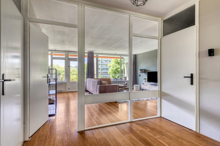 Photo 15 of Frederik van Eedenplaats 57