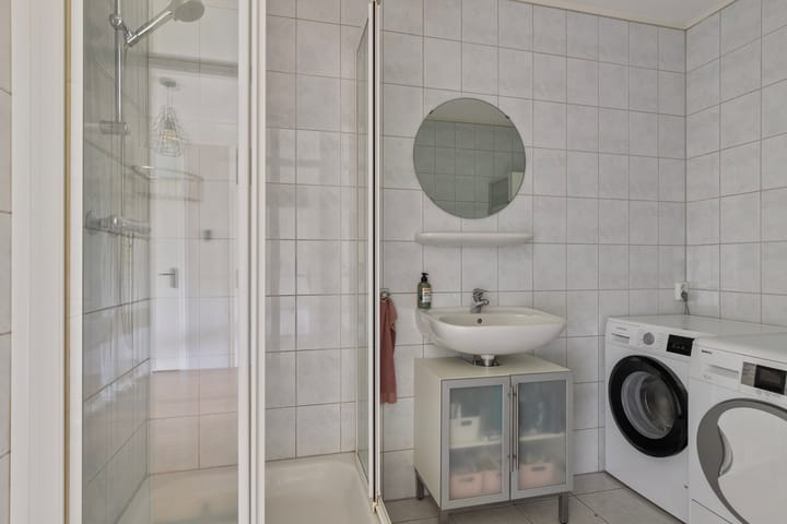 Photo 19 of Frederik van Eedenplaats 57