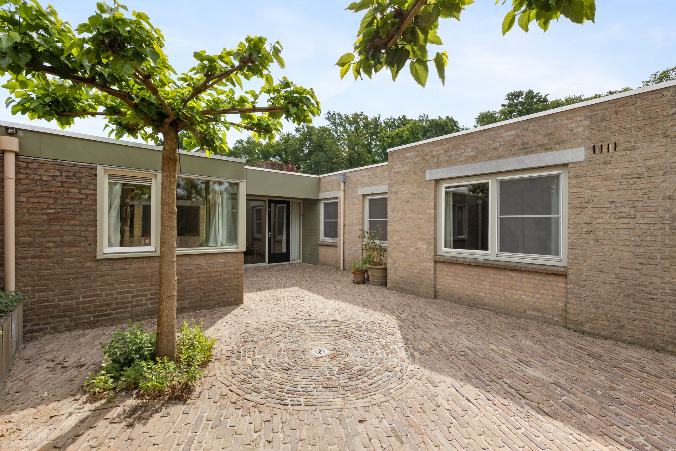 Foto 42 van Weezenhof 7208