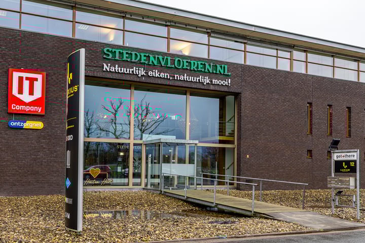 Zernikelaan 12c en 14, Leek
