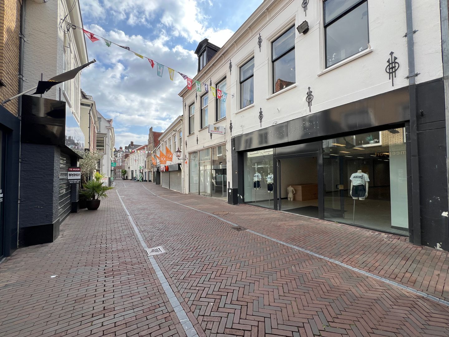 Bekijk foto 3 van Donkerstraat 16