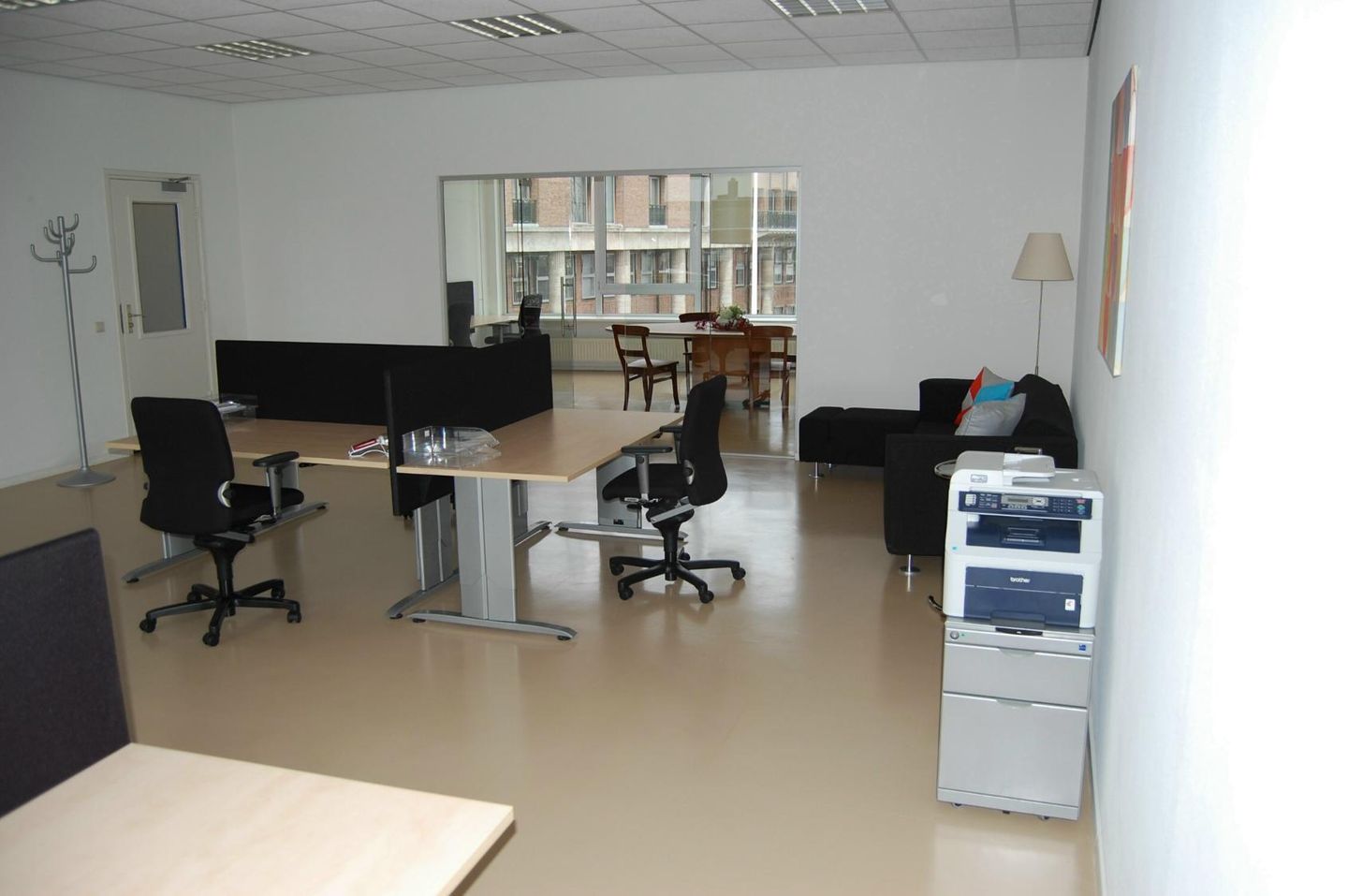Bekijk foto 2 van Burgemeester Jansenplein 35