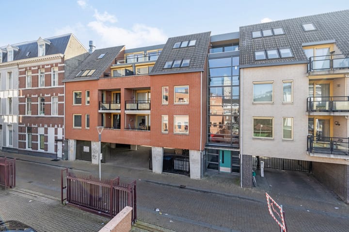 Foto 8 van Langestraat 6-02