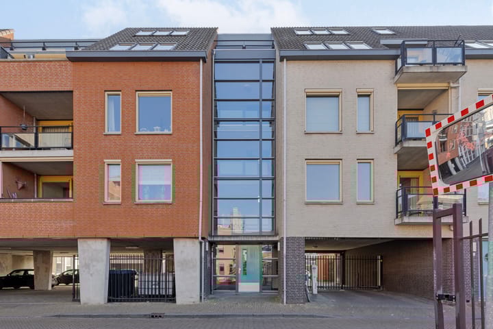 Foto 10 van Langestraat 6-02