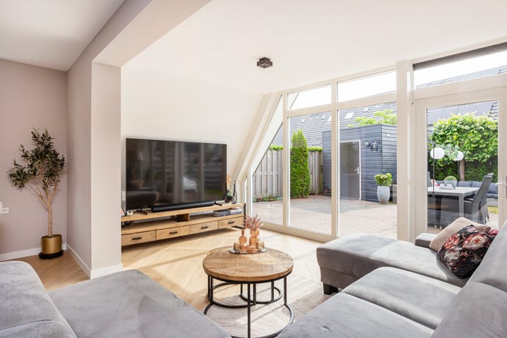 Photo 14 of Triumphperenlaan 28