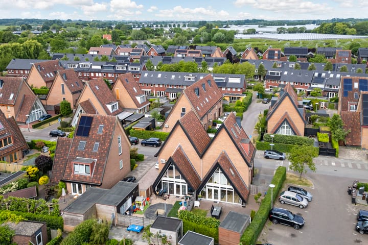 Photo 50 of Triumphperenlaan 28