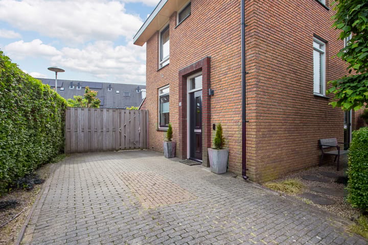 Photo 52 of Triumphperenlaan 28