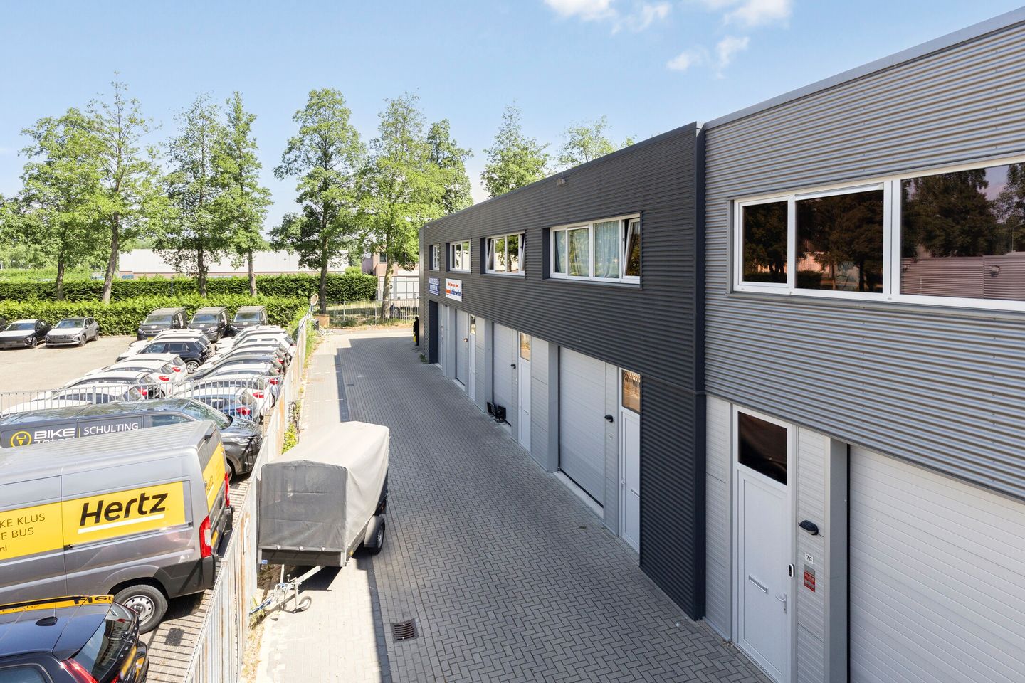 View photo 2 of Markerkant 10 7-H
